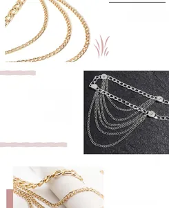 Détail de chaînes de taille multicouches en métal avec boucles de pièces en or et argent