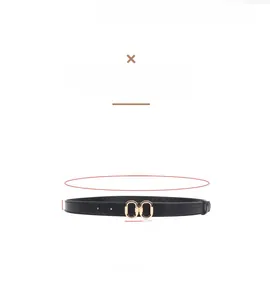 Détails de la ceinture en cuir noir pour femme avec boucle dorée et dimensions 110cm x 2,3cm