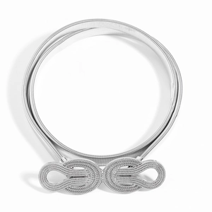 Ceinture élastique élégante en métal argenté avec boucle nœud pour robes de dames