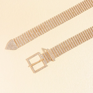 Ceinture punk dorée avec strass pour femme, idéale pour assortir avec un jean en denim