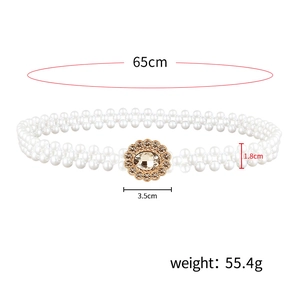 Détail de la ceinture en perles avec boucle fleur en strass et dimensions précises