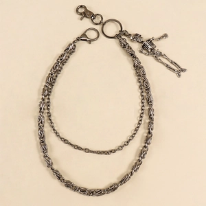 Chaîne de pantalon double couche en métal gris avec pendentif crâne et fermoirs mousqueton