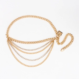 Détails de la ceinture chaîne dorée multicouche avec cristaux brillants et boucle carrée