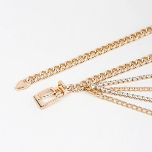 Ceinture chaîne dorée multicouche élégante avec strass et boucle à ardillon pour robes