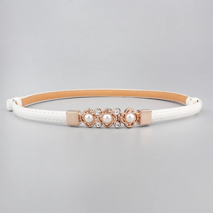 Ceinture fine élégante en cuir PU blanc pour femme avec boucle dorée en perles et strass