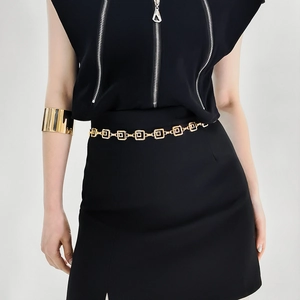 Chaîne de Taille en Métal Carrée Géométrique Moderne et Minimaliste pour Femme Ceinture à Maillons Polyvalente en Or Électroplaqué pour Robe