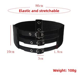 Dettaglio cintura corsetto elastica nera con tre fibbie in metallo argentato