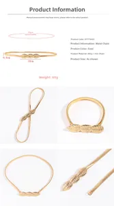 Détail d'une ceinture élastique dorée avec boucles en forme de trois feuilles nervurées