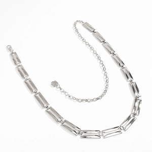Cintura a catena vintage in metallo argento con maglie rettangolari per abiti da donna