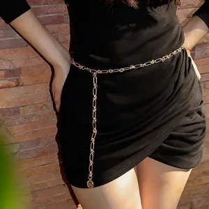 Mode Or Métal Maillon Chaîne De Taille Ceinture Pour Femmes Avec Pendentif Lettre Rond Ajustable Hip Hop Street Style