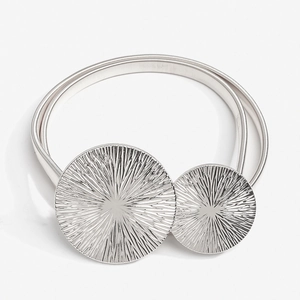 Cintura elastica in metallo argento da donna con fibbie rotonde e texture radiante