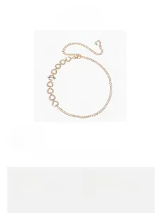 Détails de la ceinture dorée à maillons cœur avec dimensions et matériaux en alliage