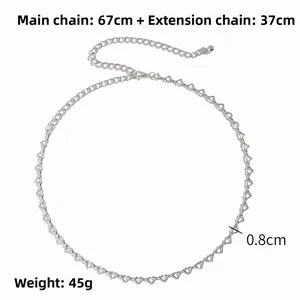 Catena da vita argentata con maglie a cuore, lunghezza 67 cm e dettaglio estensione 37 cm