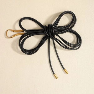 Κομψή λεπτή ζώνη από δέρμα PU με δεμένο φιόγκο και χρυσά μεταλλικά τελειώματα