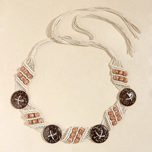 Ceinture tressée bohème faite main avec boucles en noix de coco et perles en bois vintage