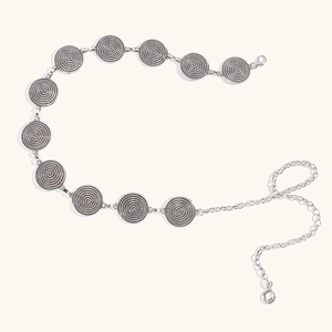 Détails de la chaîne de taille bohème en métal argenté avec texture spirale et fermoir mousqueton