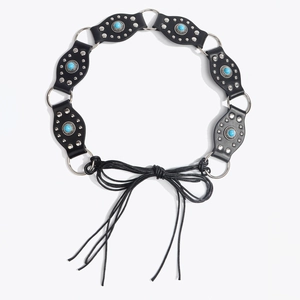 Ceinture bohème en cuir noir ornée de perles turquoise et de clous métalliques argentés