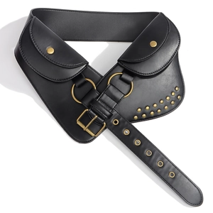Vintage Leder Gürteltasche für Damen in Schwarz mit goldenen Nieten und Punk-Schnalle