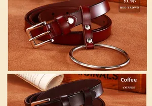 Détail de ceintures en cuir marron rouge et café avec grand anneau argenté et boucle carrée