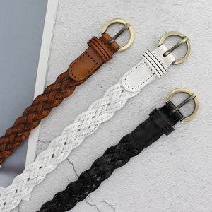 Lot de ceintures tressées en marron, blanc et noir avec boucle ronde vintage
