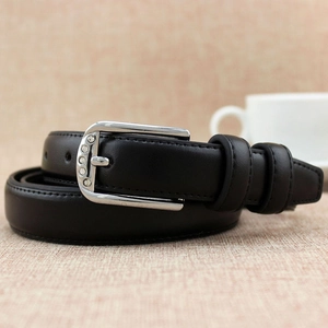 Ceinture fine en cuir noir pour femme avec boucle argentée ornée de cinq strass brillants