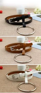 Sélection de couleurs pour ceintures fines en cuir PU en noir, marron et blanc