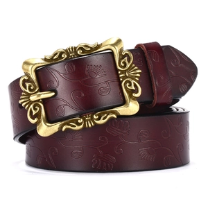 Ceinture vintage en cuir rouge bordeaux pour femme avec boucle en laiton gravée
