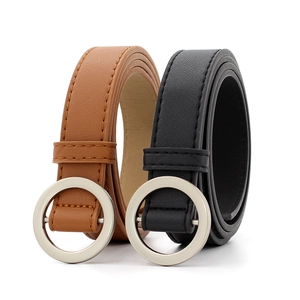 Lot de ceintures fines en simili cuir pour femmes en noir et marron avec boucles argentées