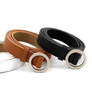 Ceintures fines en cuir pour femmes en noir, marron et blanc avec boucle ronde en argent