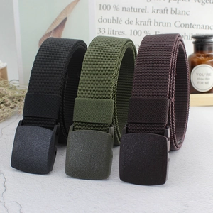 Trois ceintures en toile tactique noir, vert olive et marron avec boucle en plastique