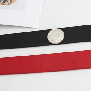 Cinturones de cuero con nudos para vestidos en negro y rojo con detalles de aro dorado