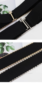 Detailansicht elastischer breiter Gürtel mit Metallschließe in Gold und Silber
