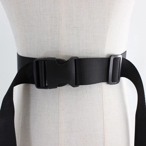 Ceinture ajustable en nylon noir avec boucle rapide en plastique pour tenue de femme