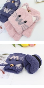 Detail view of thickened plush lining on pink and purple cat motif flip gloves