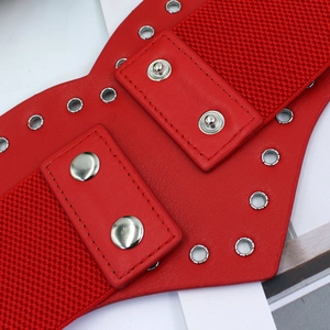 Large ceinture élastique rouge avec œillets métalliques et boutons-pression argentés