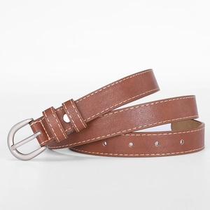 Ceinture en cuir marron pour femme avec boucle fer à cheval argentée et coutures blanches