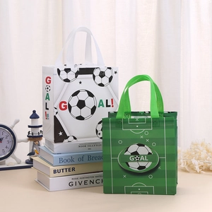 Sac Cadeau de Fête de Football en Tissu Non Tissé Imprimé Sac à Poignée Sportive Sac de Courses Imperméable pour Emballage Cadeau