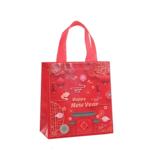 Sac cadeau rouge étanche du Nouvel An en intissé avec lanternes et motifs festifs