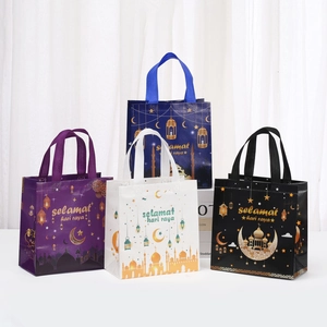 Set di sacchetti regalo in tessuto non tessuto a tema Eid con stampe di moschee e lune
