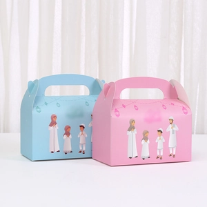 Scatole regalo in carta con manici e stampe di Eid in colori blu e rosa pastello