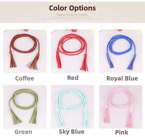 Dettaglio di cinture intrecciate sottili con nappe eleganti in sei colori moda