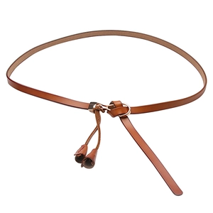 Ceinture fine en cuir marron pour femme avec boucle dorée ronde et pendentifs à glands