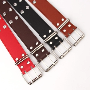 Ceintures punk à double œillets en rouge, noir et marron avec boucle argentée à double ardillon