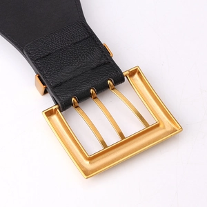 Breiter elastischer Taillengürtel für Damen aus schwarzem Leder mit großer goldener Schnalle