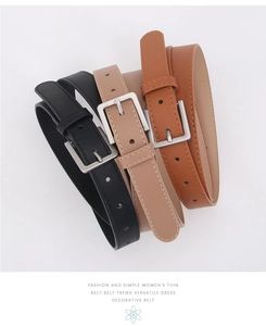 Tre cinture da donna minimaliste in nero, beige e caramello con fibbie in metallo argento