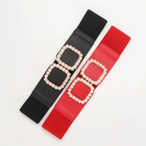 Eleganti cinture elastiche larghe in nero e rosso con fibbie quadrate di perle