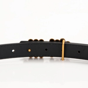 Elegante cintura da donna in pelle nera con fibbia in lega dorata di qualità
