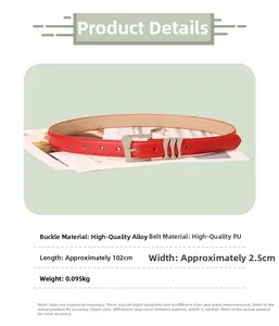 Détail d'une ceinture fine en cuir PU rouge avec boucle en alliage et spécifications