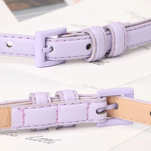 Cintura sottile da donna in pelle lavanda con fibbia quadrata per abiti e pantaloni