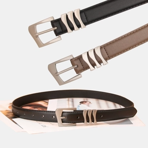 Ceintures en cuir pour femmes avec boucle argentée et accents métalliques en trois tons